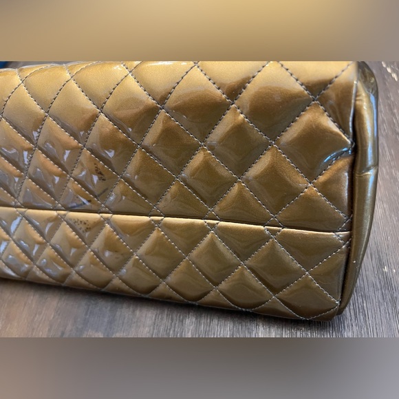 HP GUC Chanel Metallic Patent Leather Bowler w/ Hologram & card. Color transfer. - Picture 10 of 16